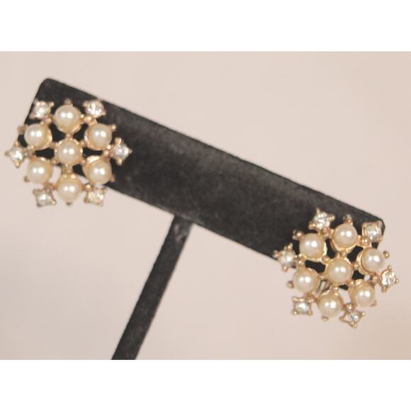 Pearly Beads And Rhinestones Cluster Earrings Screw Backs - Picture 2 of 8
